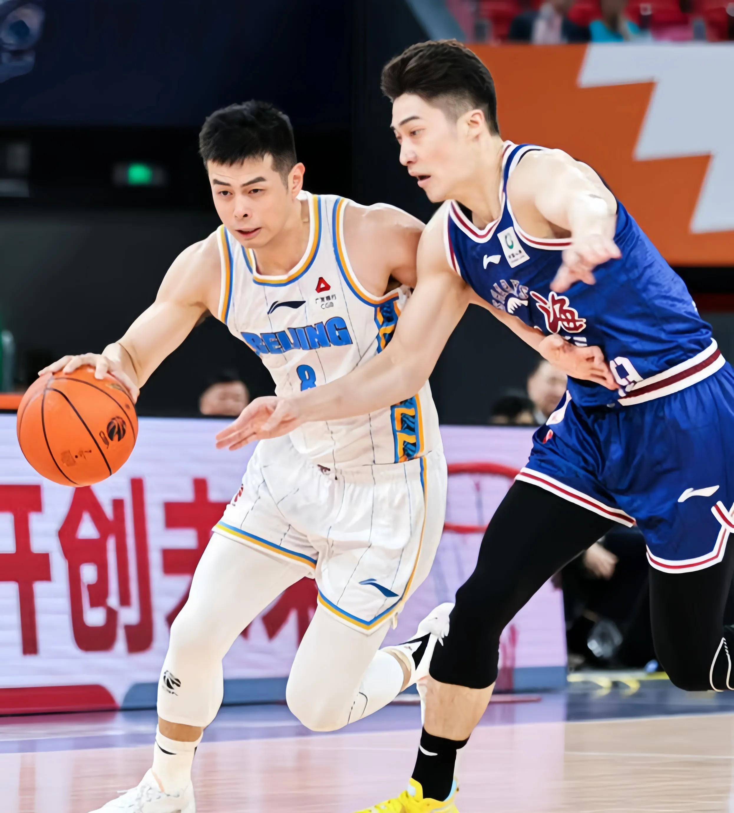 广州队发布备战花絮，今夜绝杀压哨，CBA常规赛任务艰巨，身体对抗强度拉满的简单介绍