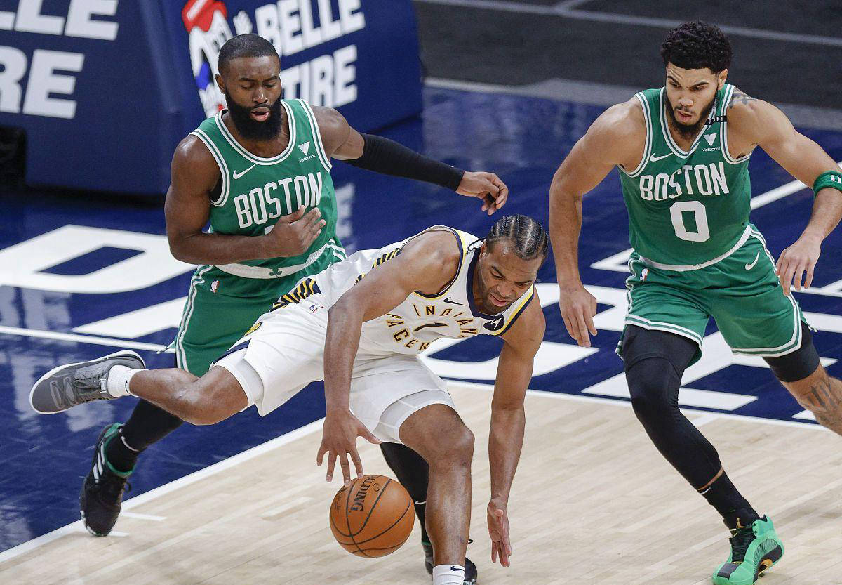 赛前体能课后，波士顿凯尔特人临场应变备战NBA总决赛，压力陡增，细节决定成败的简单介绍