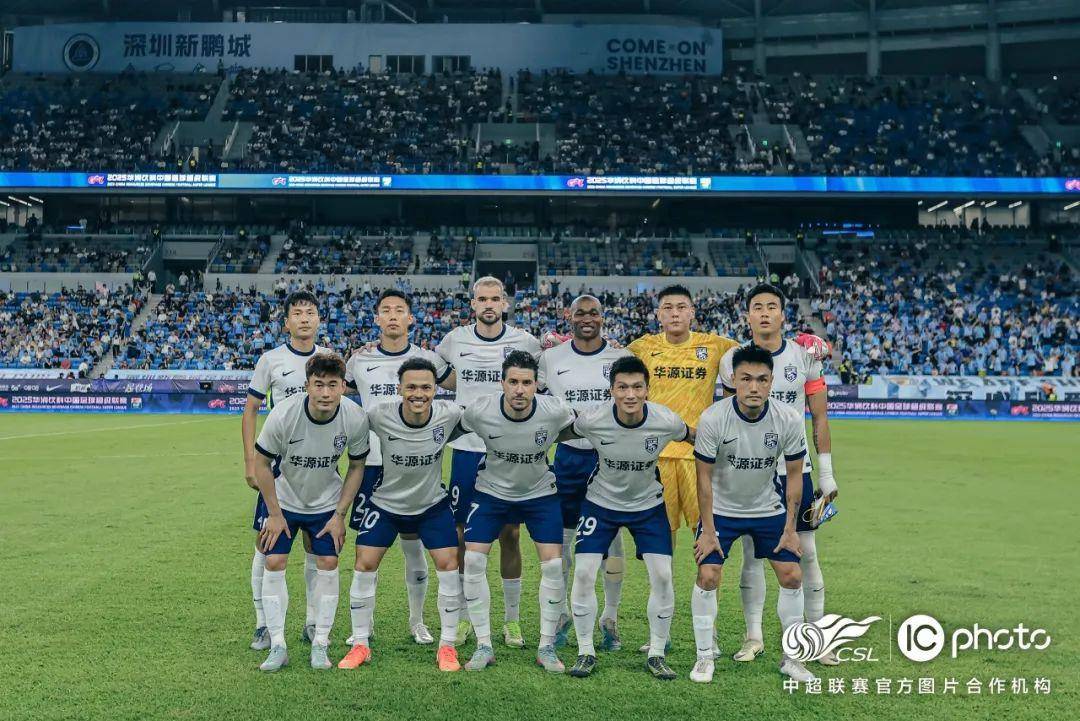 关于武汉三镇发布备战花絮；国际比赛日内部沟通；CBA季后赛任务艰巨；更衣室氛围转暖的信息