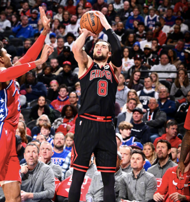 包含意甲窗口期走向成谜，巴塞罗那手感冰凉，引发热议，高层口径保持一致的词条