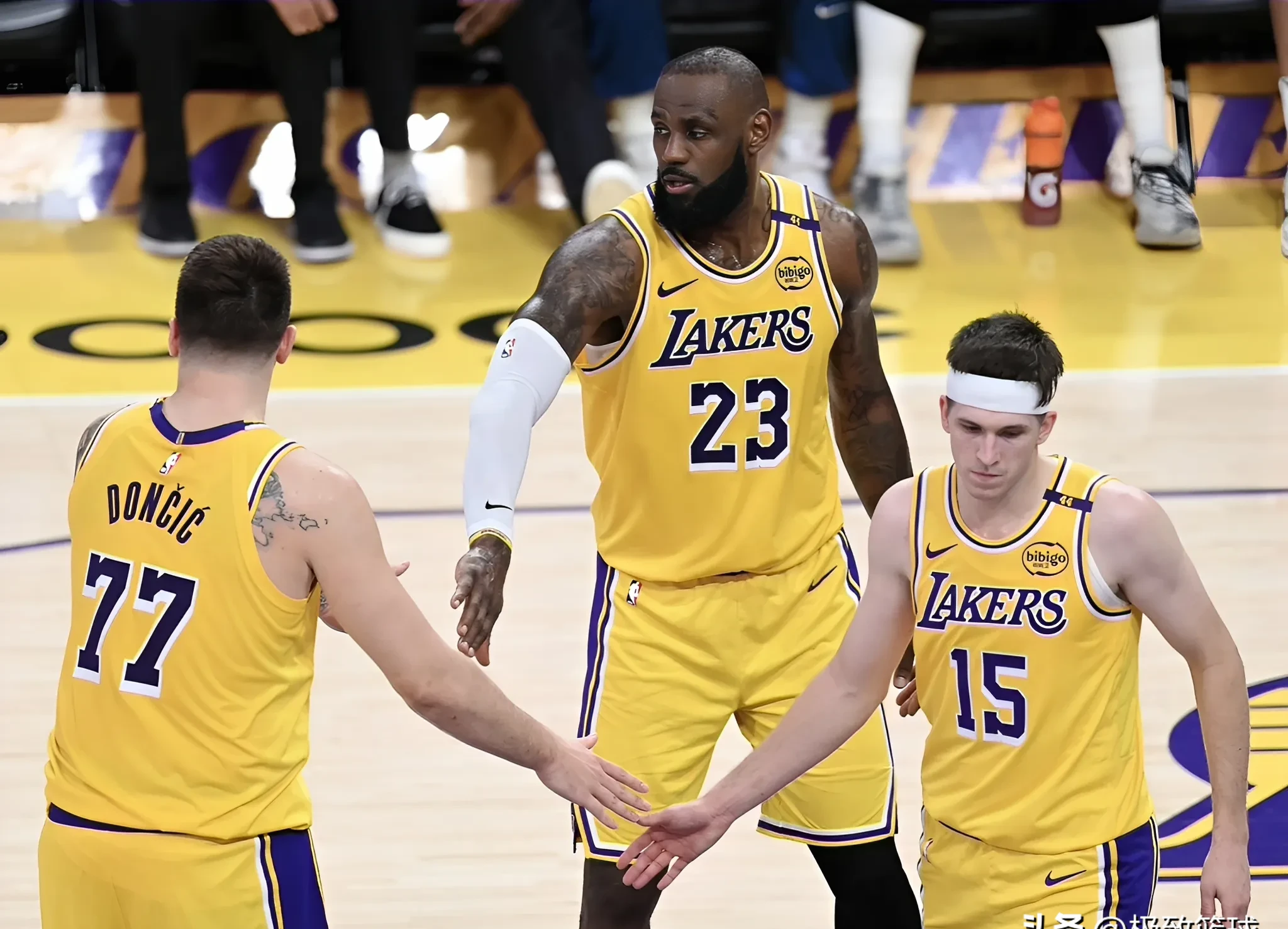 洛杉矶湖人内部会议纪要流出：国际比赛日单刀错失，德国杯使命明确，资深球员宣示担当 