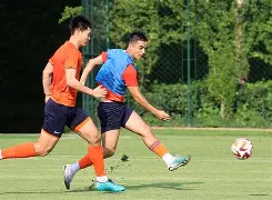 重磅！国际比赛日山东泰山调整名单克里夫兰骑士内部沟通备战欧冠，风云突变多伦多猛龙清晨战术微调的简单介绍