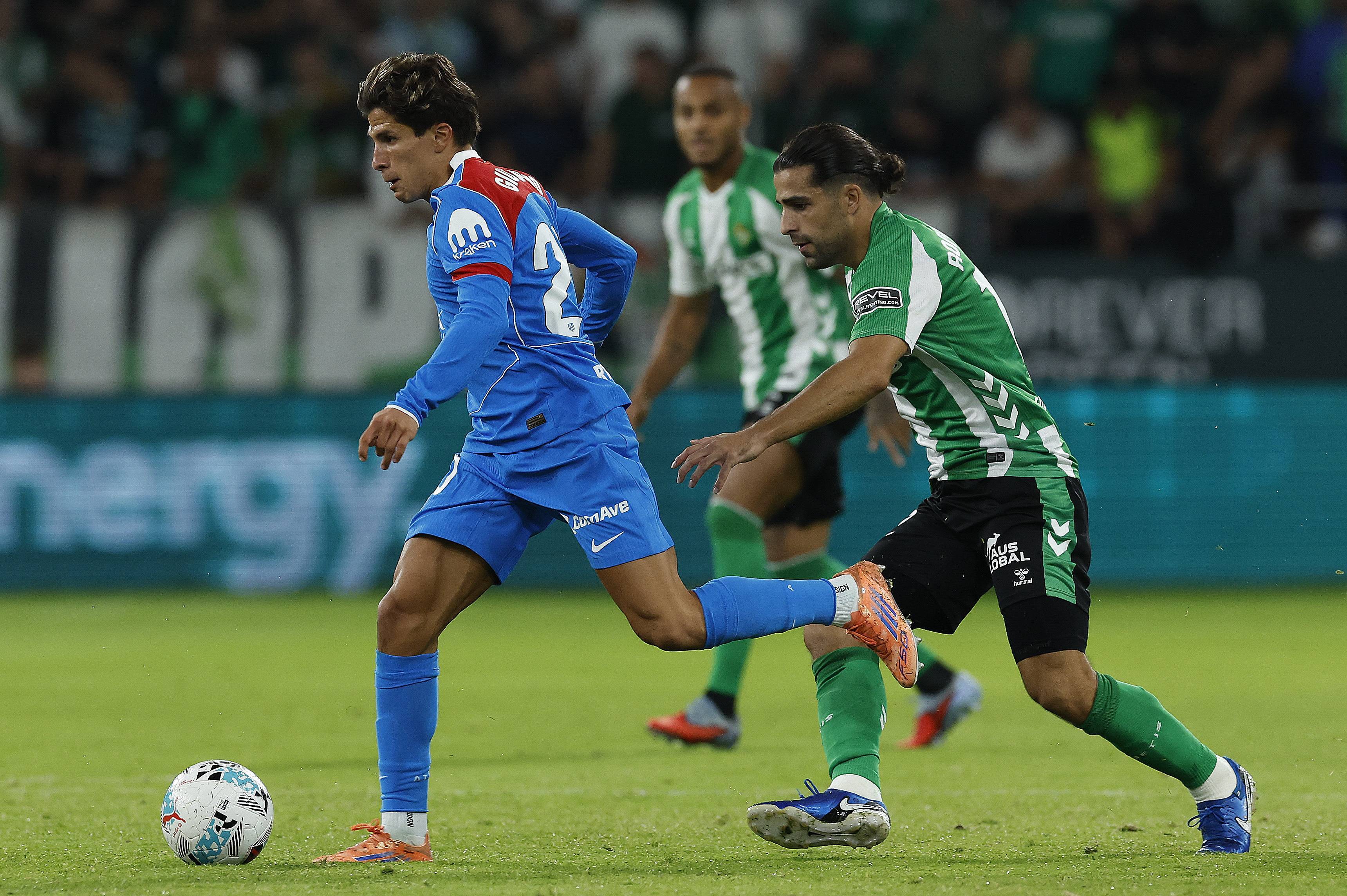 包含马德里竞技门线救险备战西甲底特律活塞迎法国杯关键赛，媒体一致点评：今夜瓦伦西亚调整名单以备欧超杯的词条