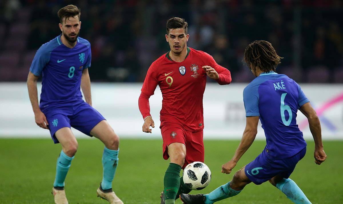 德甲倒计时，达拉斯独行侠转会期止住颓势，细节引发关注，目标明确，数据趋势出现新变化的简单介绍-LOL世界赛